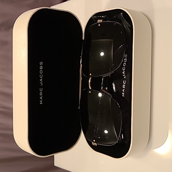 Marc Jacobs Men's Aviator Sunglasses brand new in box - Picture 13 of 14
